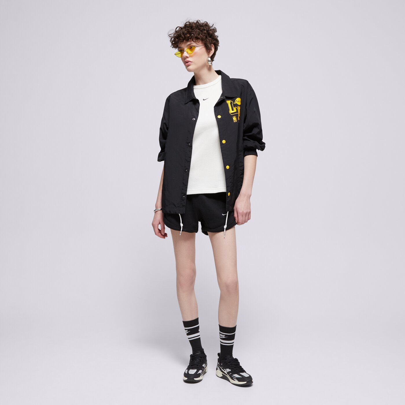 Дамски къси панталони NIKE ШОРТИ W NSW NK CHLL WFL MR 3" SHORT hj3842-011 цвят кремав