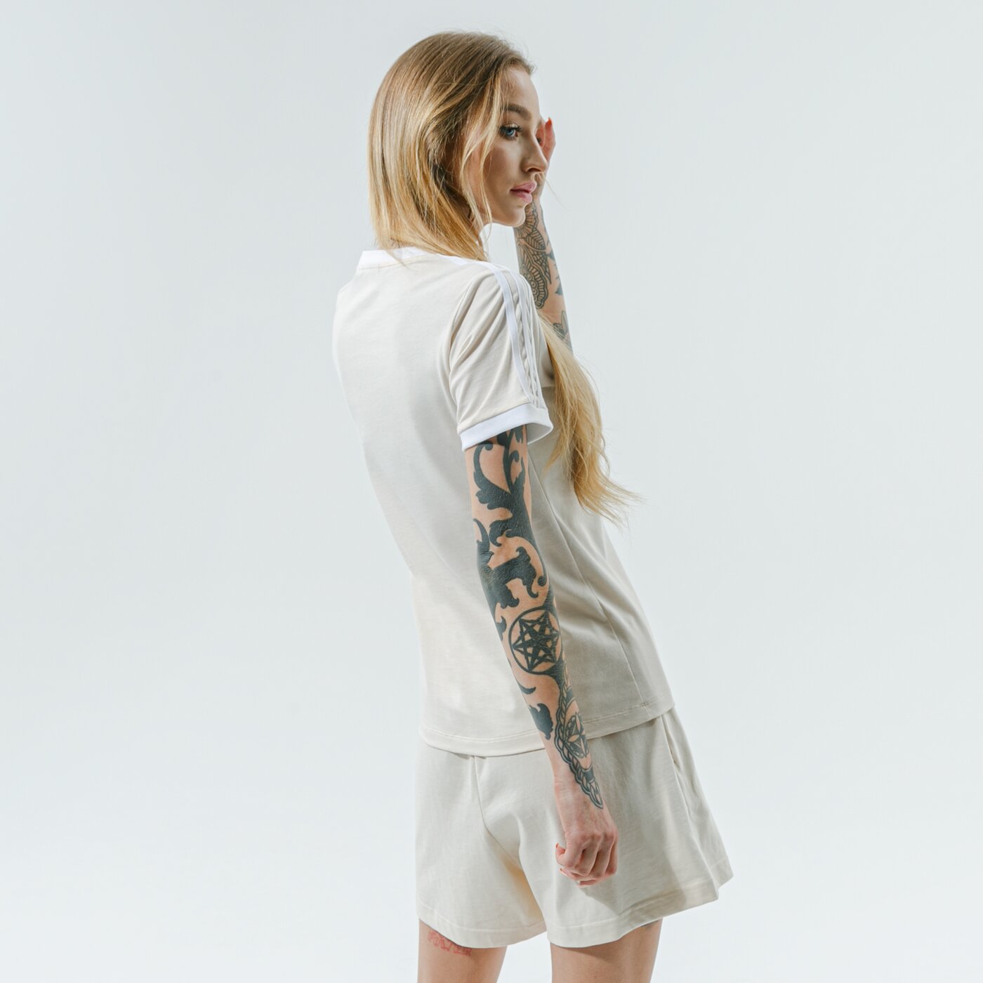 Дамска тениска ADIDAS ТЕНИСКА 3 STRIPES TEE h33573 цвят бежов