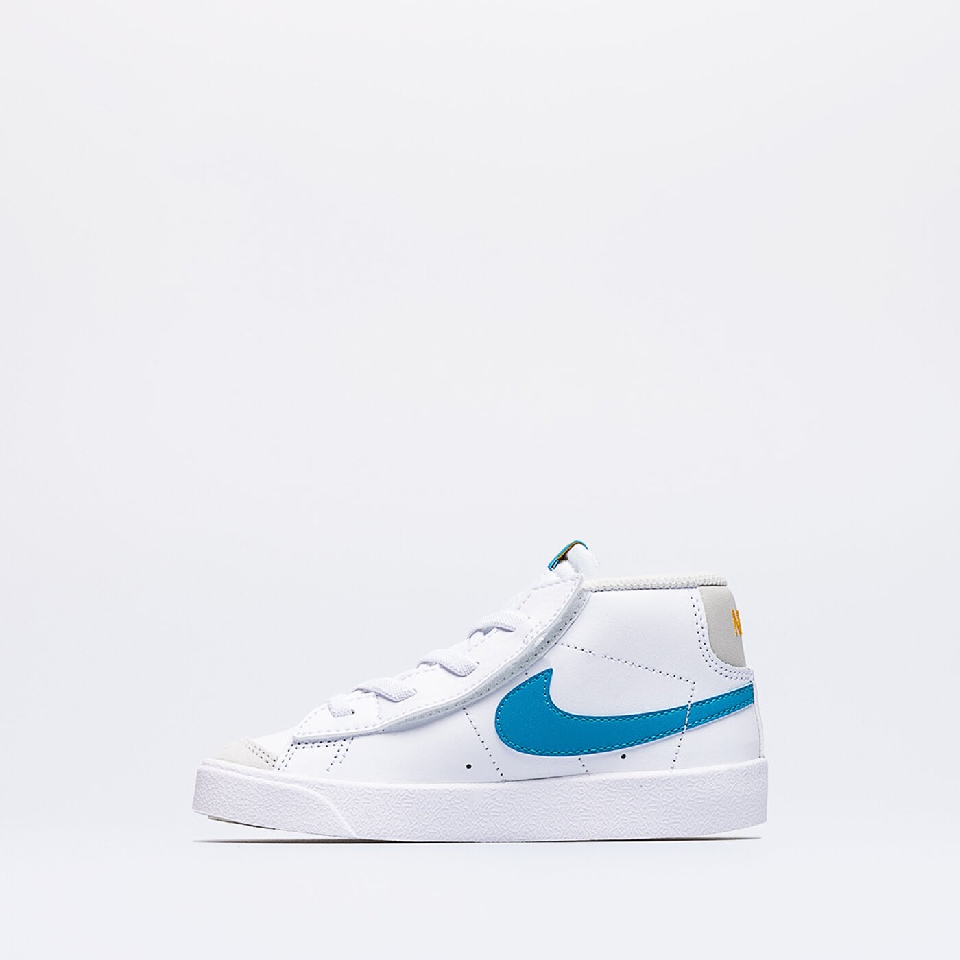 Детски маратонки NIKE BLAZER MID '77 da4088-107 цвят бял