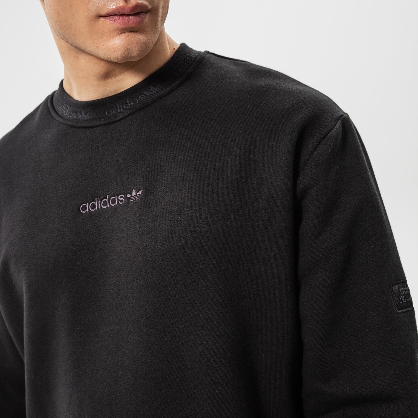 Мъжки суичър ADIDAS СУИТЧЪР TREFOIL LINEAR LABEL SWEATSHIRT hm2667 цвят черен