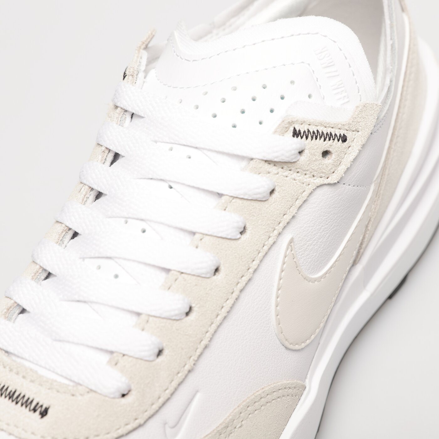 Мъжки маратонки NIKE WAFFLE ONE LEATHER dx9428-100 цвят бял