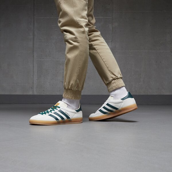 Мъжки маратонки ADIDAS GAZELLE INDOOR ih7502 цвят бежов