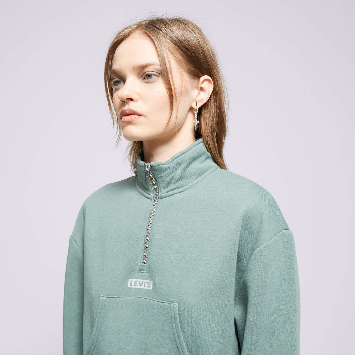 Дамски суичър LEVI'S СУИТЧЪР GRAPHIC SARA 1/4 ZIP GREENS a7298-0002 цвят каки