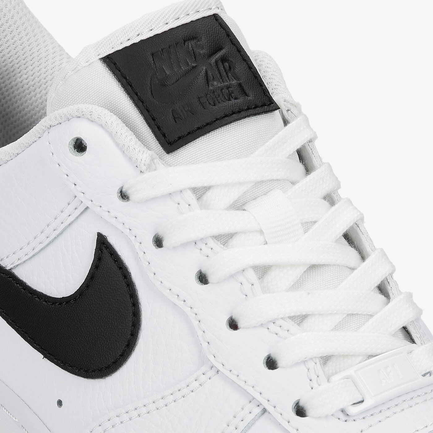 Дамски маратонки NIKE AIR FORCE 1 07 315115-152 цвят бял