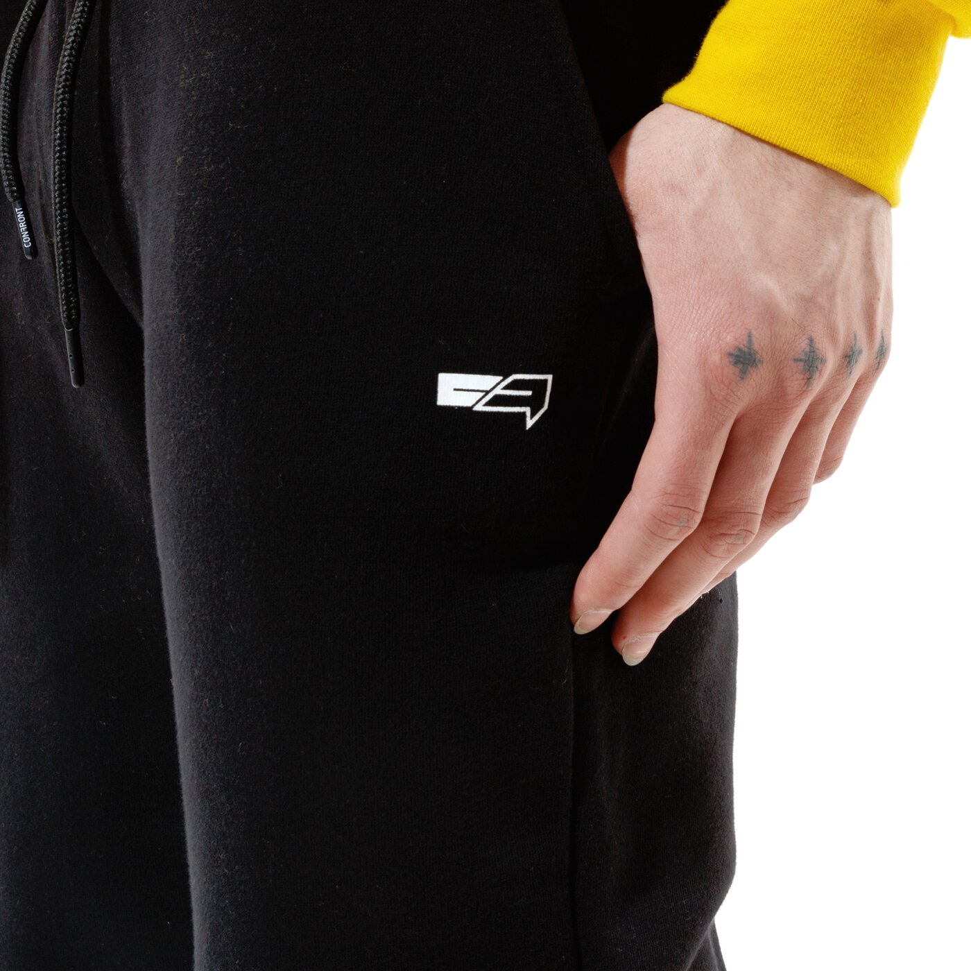 Мъжки панталони CONFRONT ПАНТАЛОНИ ESSENTIAL PANTS BLACK  cf121spm21001 цвят черен