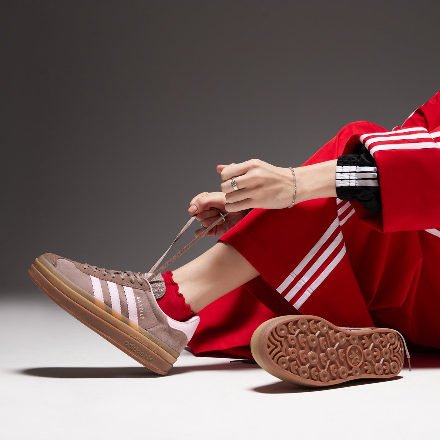 Дамски маратонки ADIDAS GAZELLE BOLD W jq6436 цвят кафяв