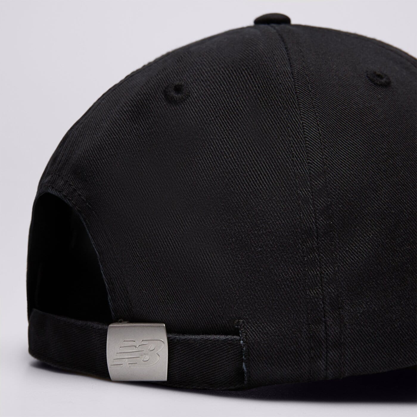 Дамска шапка с козирка NEW BALANCE ШАПКА 6 PANEL BLOCK N HAT V 2.0 lah51005bk цвят черен