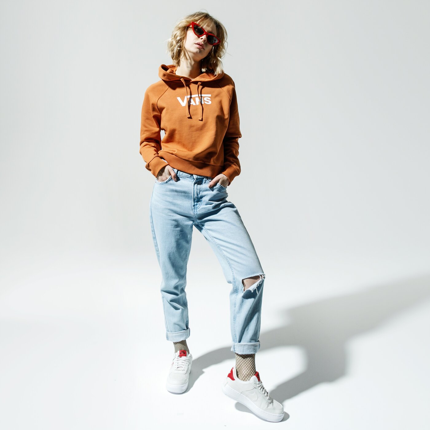 Дамски суичър VANS СУИТЧЪР С КАЧУЛКА WM FLYING V FT BOXY HOODIE ADOBE vn0a4bg3vwq1 цвят кафяв