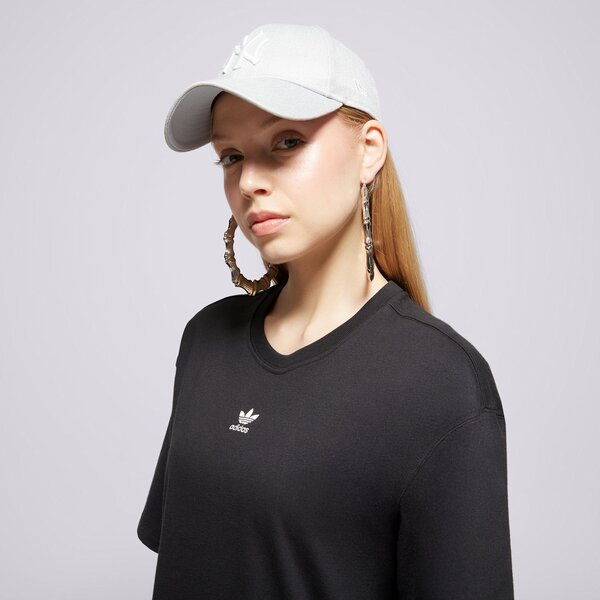 Дамска тениска ADIDAS ТЕНИСКА ESS BOYFR TEE iy7321 цвят черен