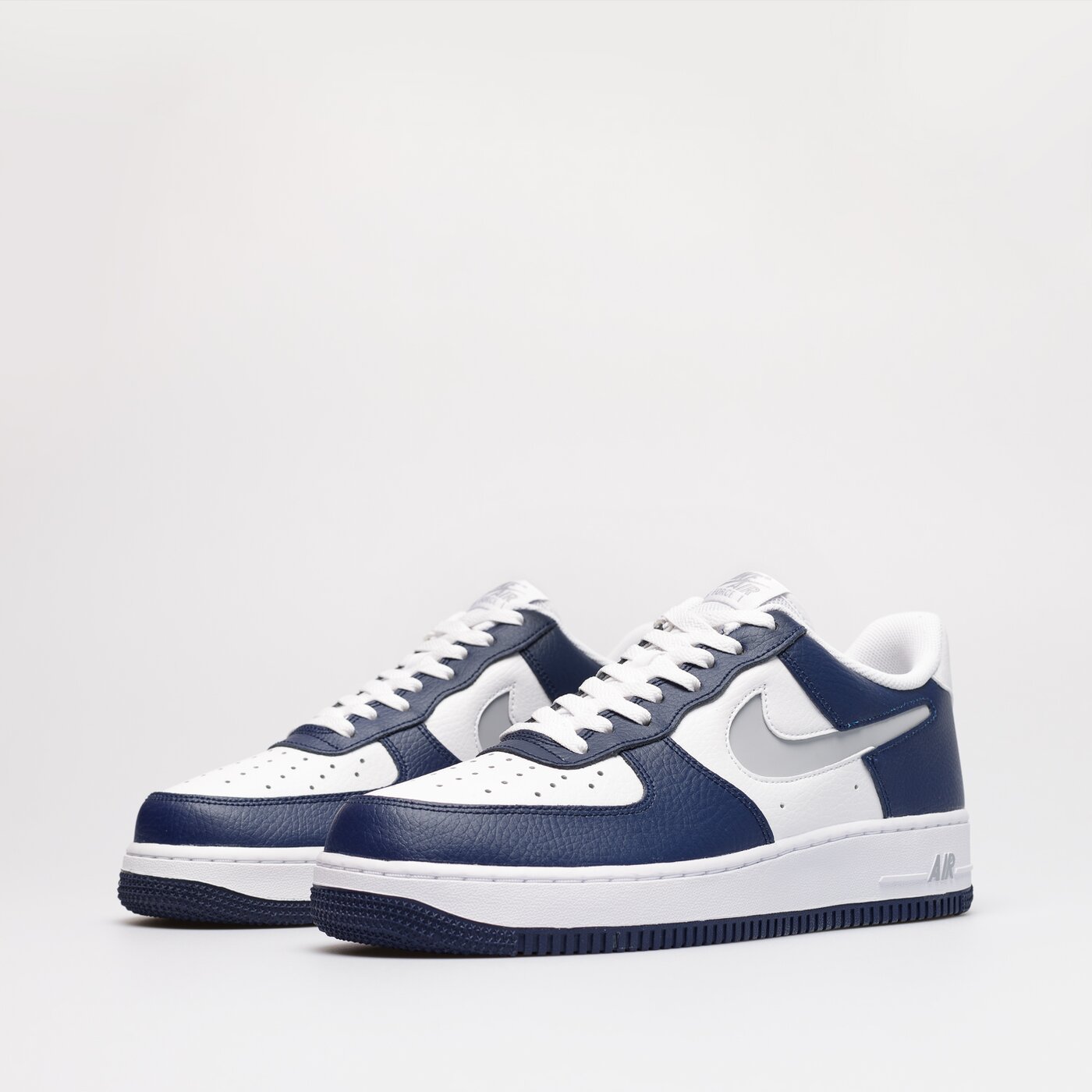 Мъжки маратонки NIKE AIR FORCE 1 dv3501-400 цвят бял