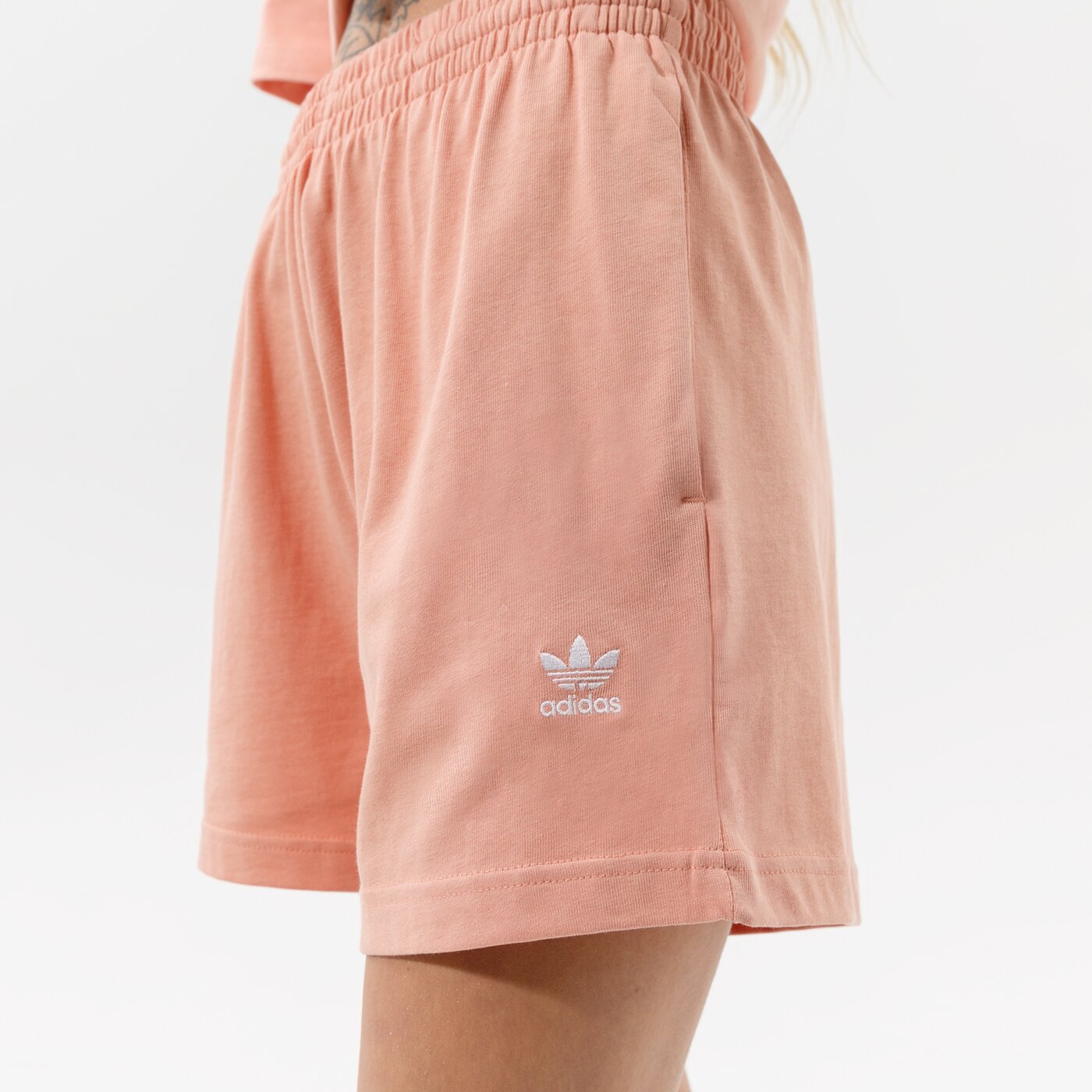 Дамски къси панталони ADIDAS ШОРТИ SHORTS h06608 цвят розов