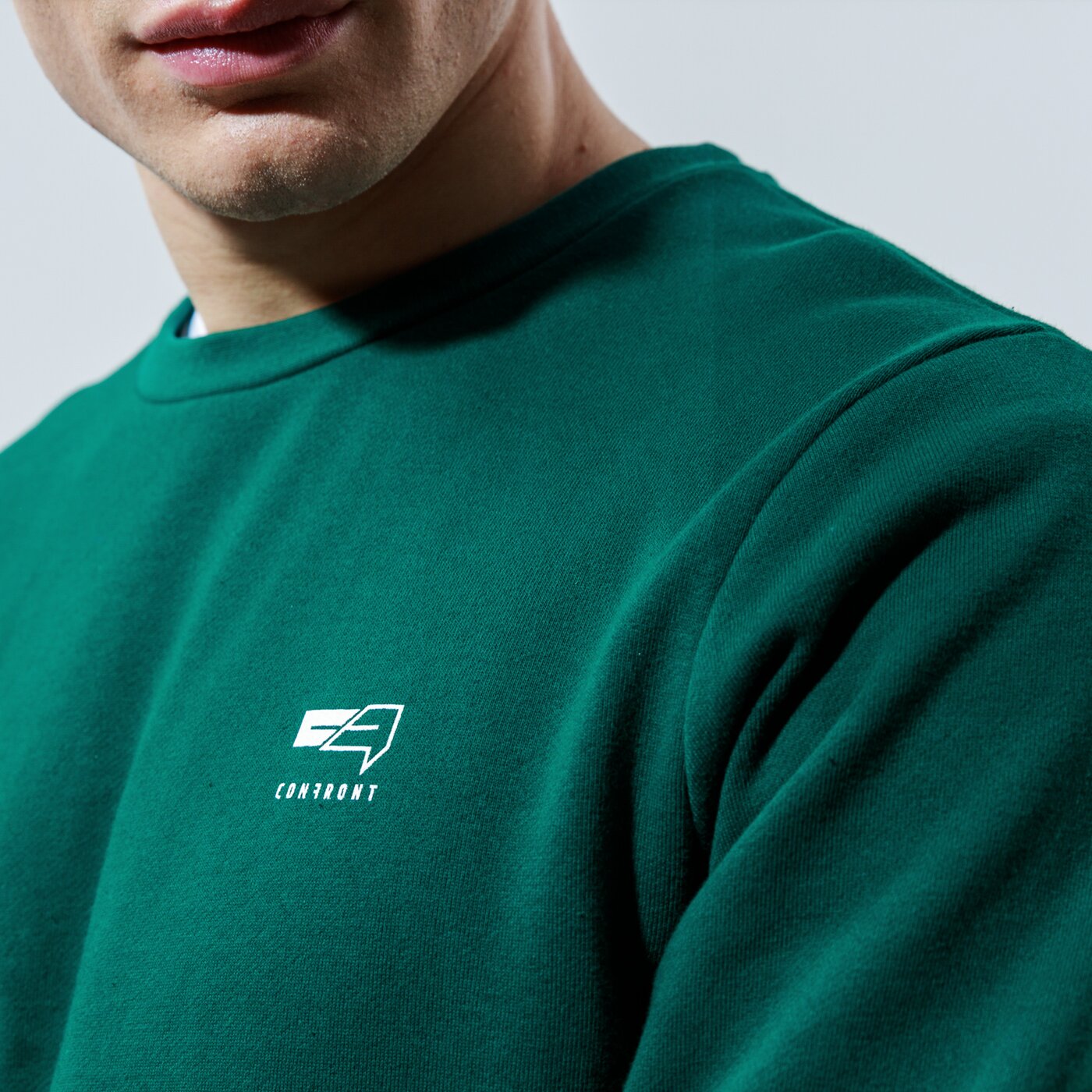 Мъжки суичър CONFRONT СУИТЧЪР ESSENTAL CREW cf320blm39002 цвят зелен