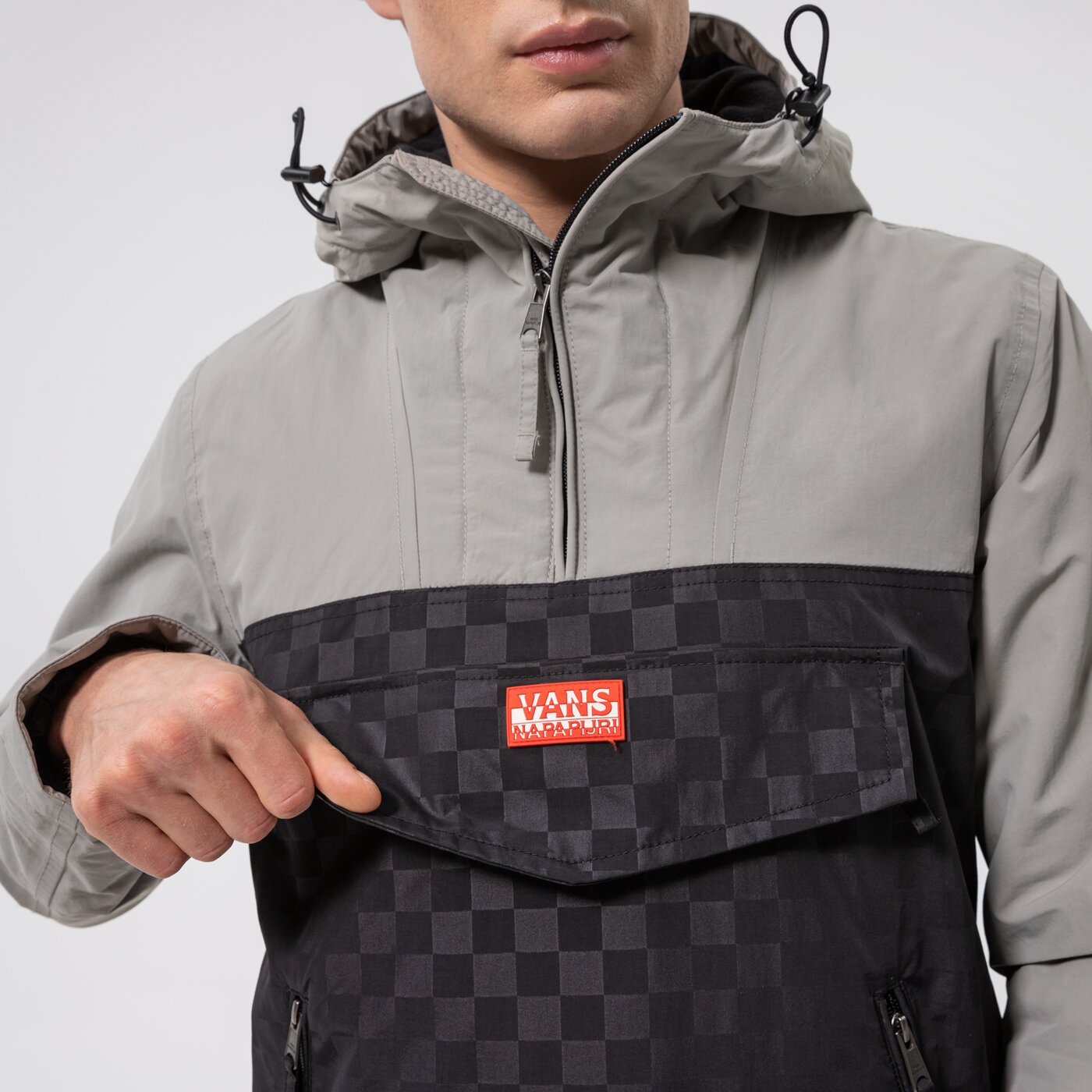 Мъжко зимно яке VANS ЯКЕ ЗИМНО MN VANS X NAPAPIJRI ANORAK vn0a5klzz3o1 цвят бял