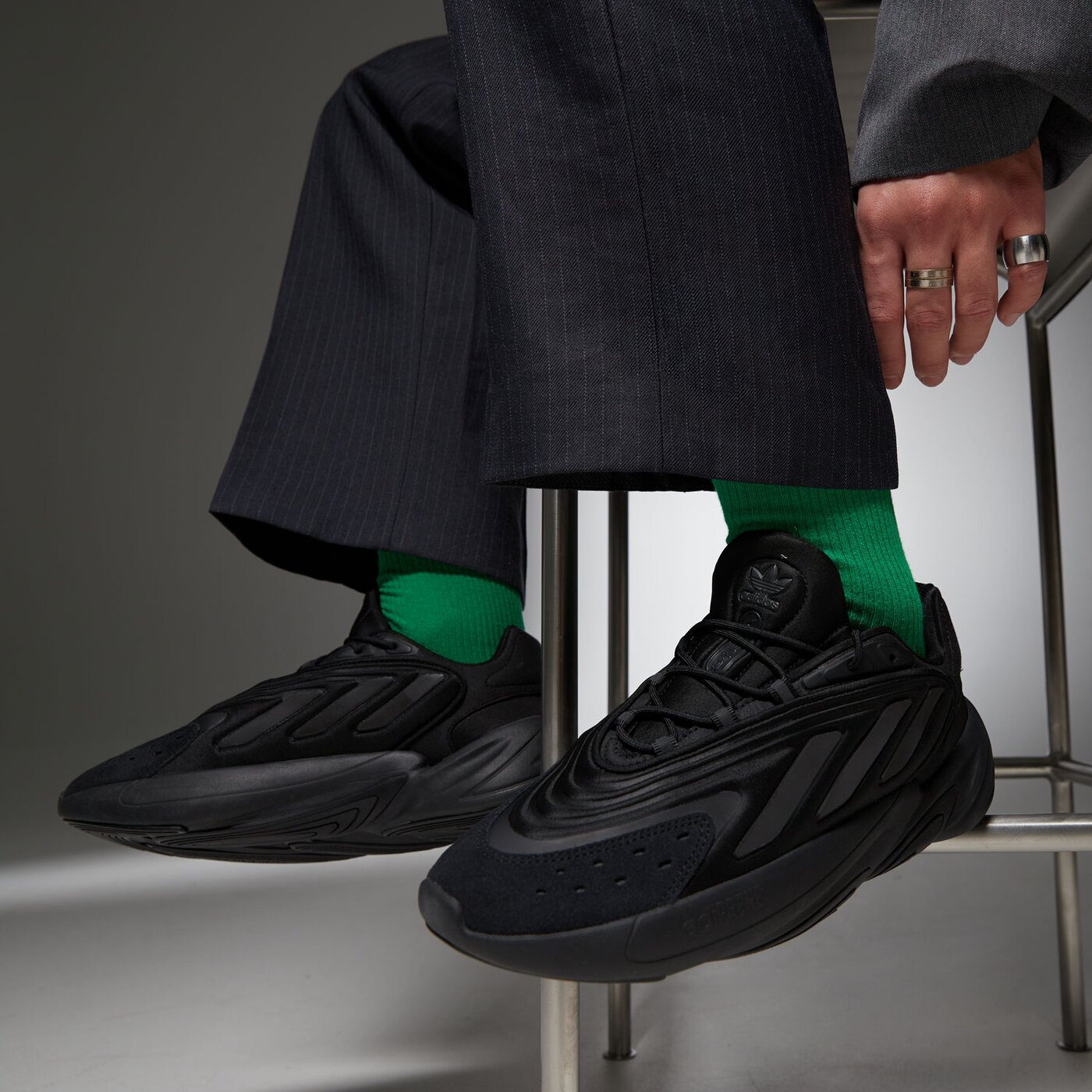 Мъжки маратонки ADIDAS OZELIA h04250 цвят черен