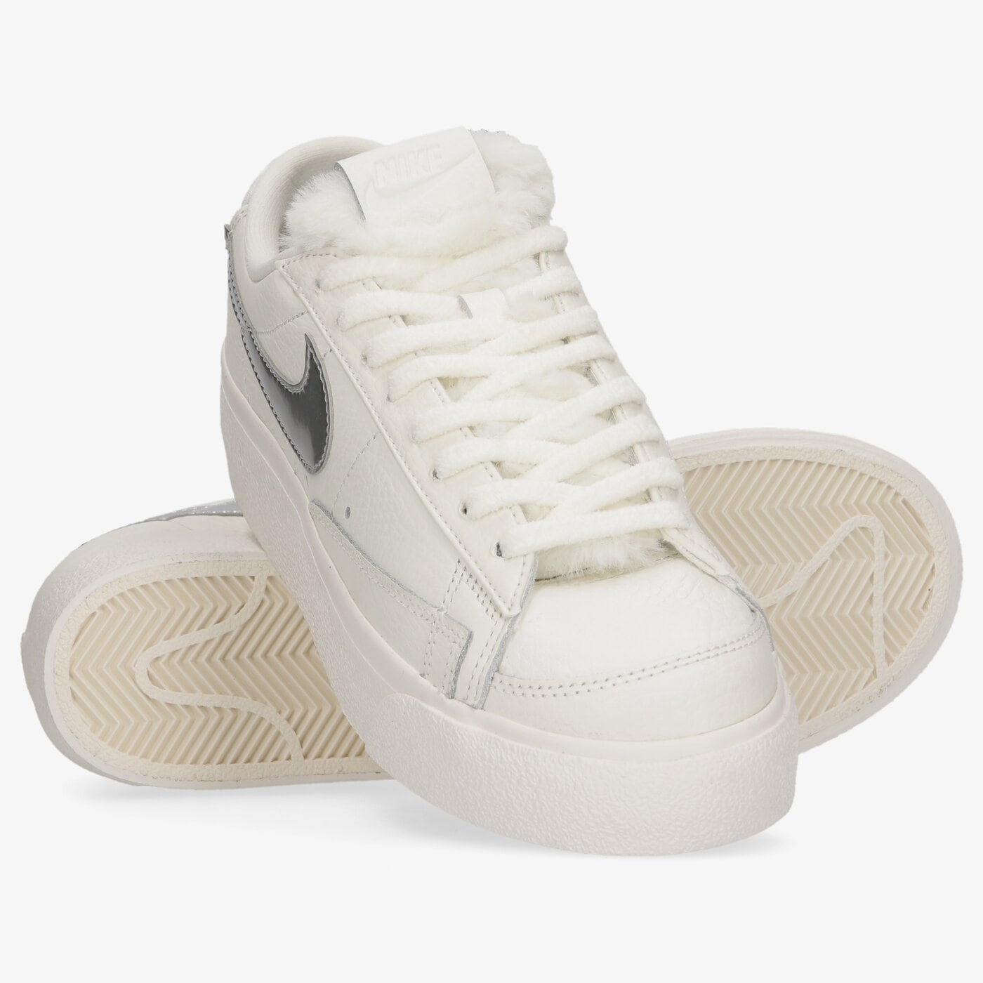 Дамски маратонки NIKE BLAZER LOW PLATFORM do8993-100 цвят бежов