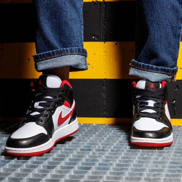 Детски маратонки AIR JORDAN 1 MID  dj4695-122 цвят червен