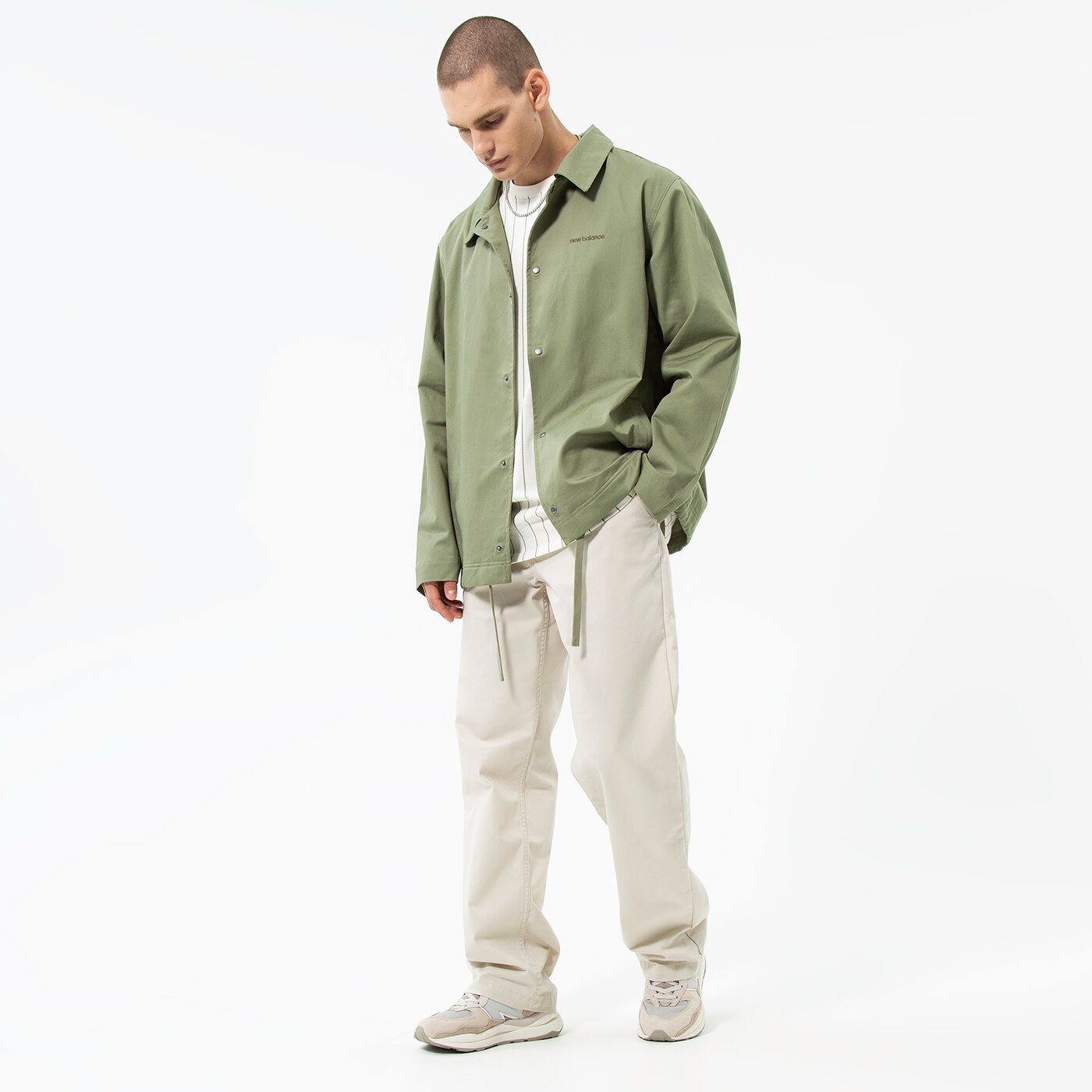 Мъжко преходно яке NEW BALANCE ЯКЕ NB ATHLETICS NATURE STATE mj23552olf цвят сив