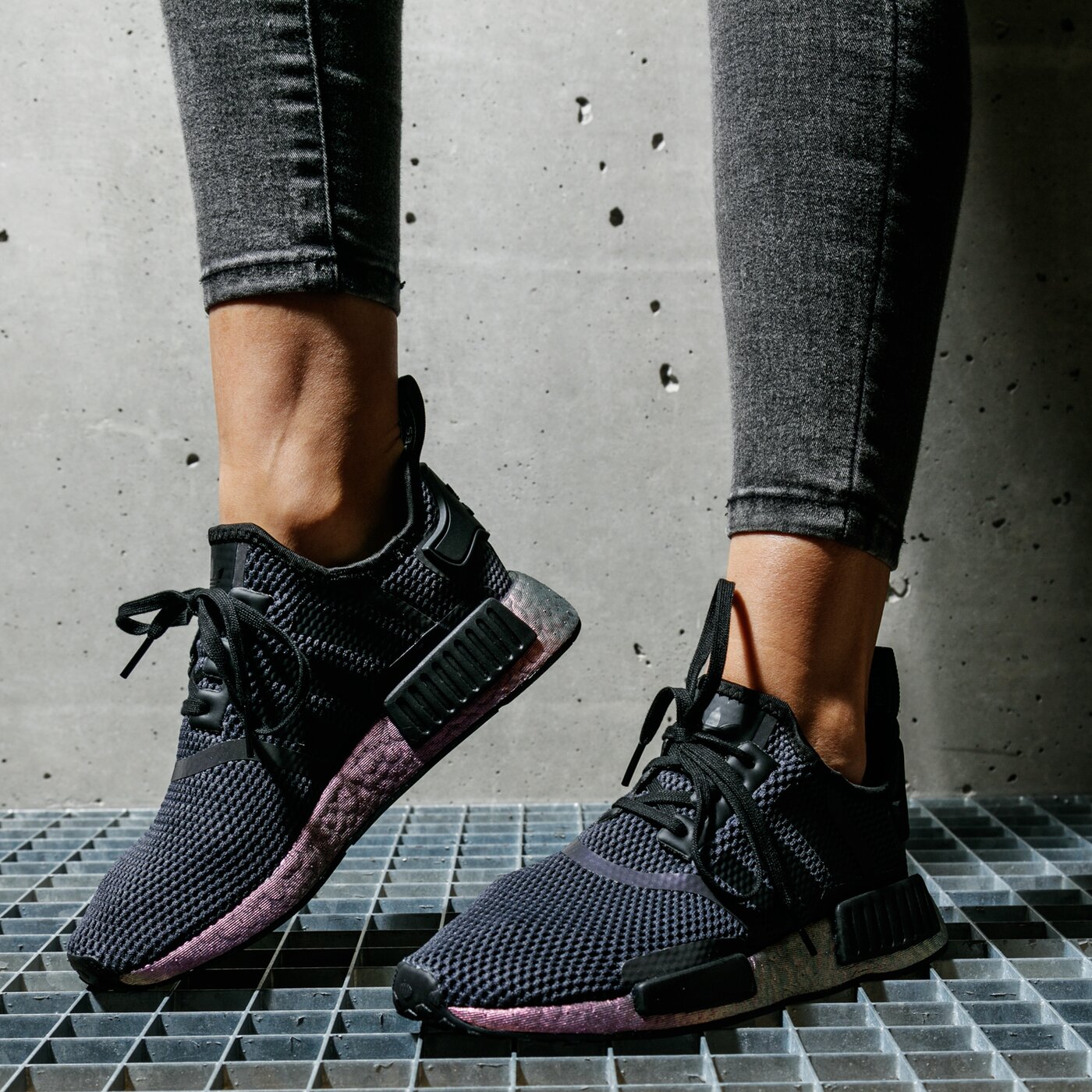 Детски маратонки ADIDAS NMD_R1 J fv1688 цвят черен