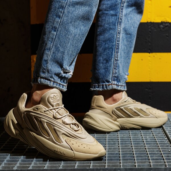Дамски маратонки ADIDAS OZELIA gv7685 цвят бежов