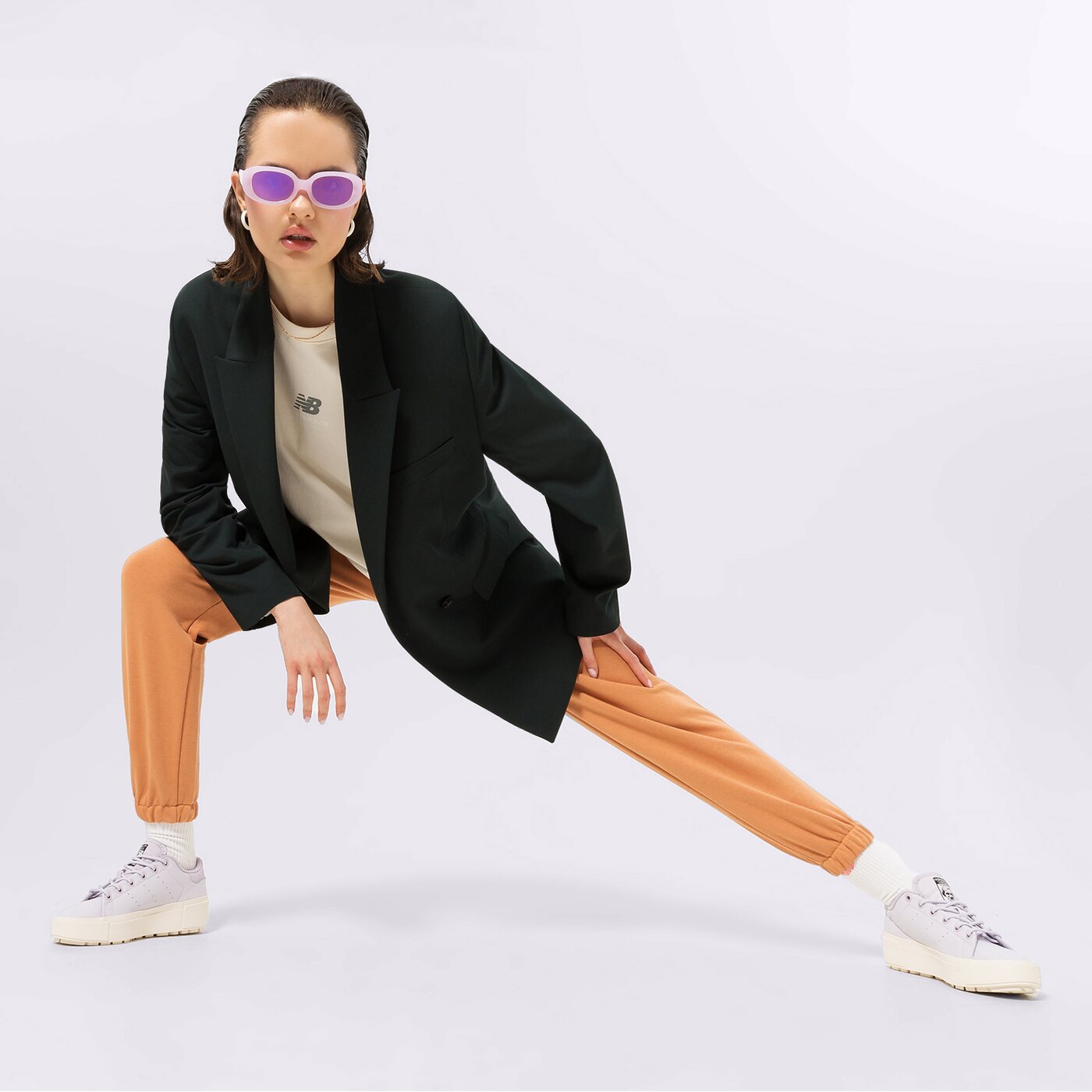 Дамски панталони NEW BALANCE ПАНТАЛОНИ NB ESSENTIALS GRAPHIC FLEECE wp31508sei цвят оранжев