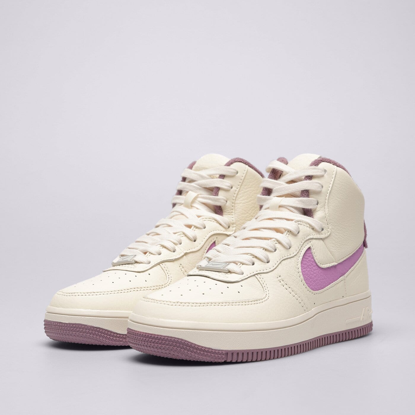 Дамски маратонки NIKE W AF1 SCULPT dz2782-100 цвят бежов