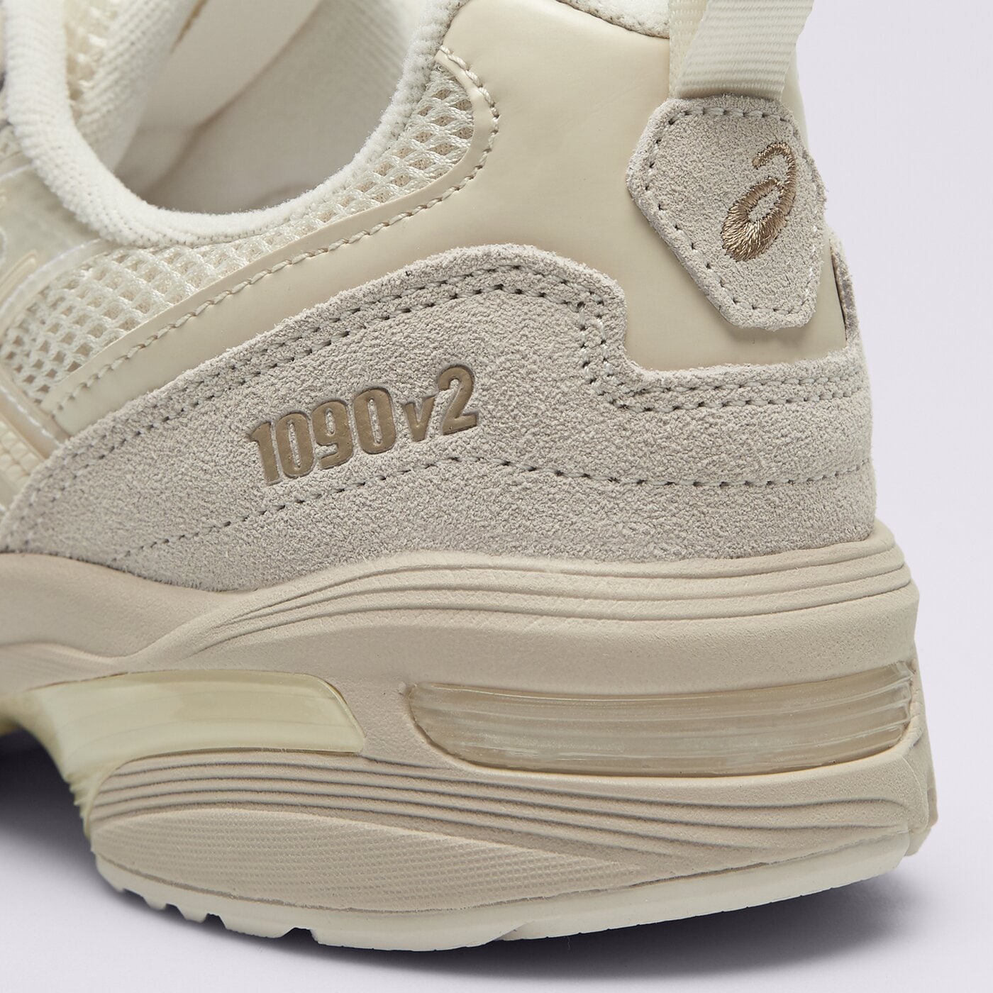 Дамски маратонки ASICS GEL-1090V2​ 1203a224-100 цвят бежов