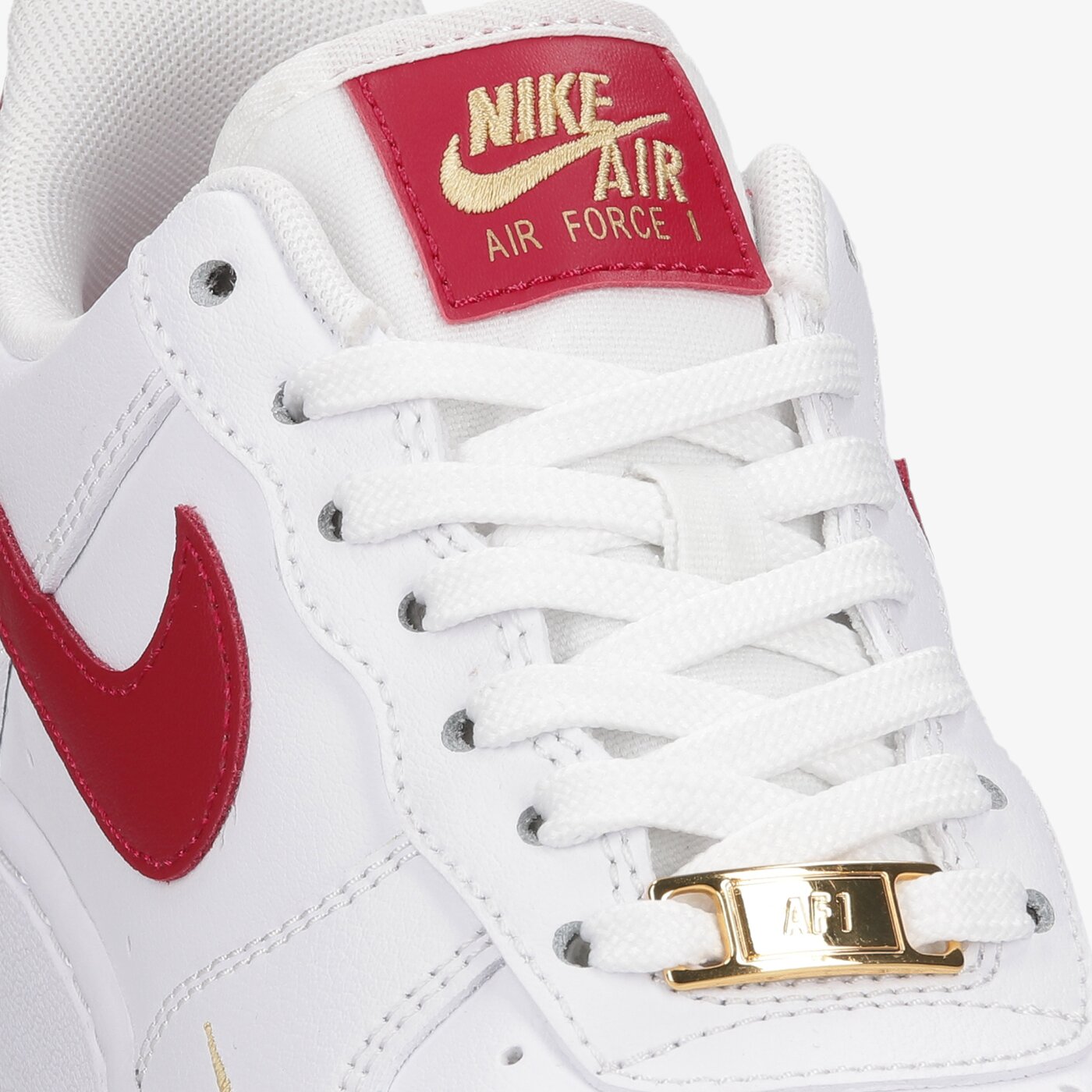 Дамски маратонки NIKE AIR FORCE 1 '07 ESSENTIAL cz0270-104 цвят бял