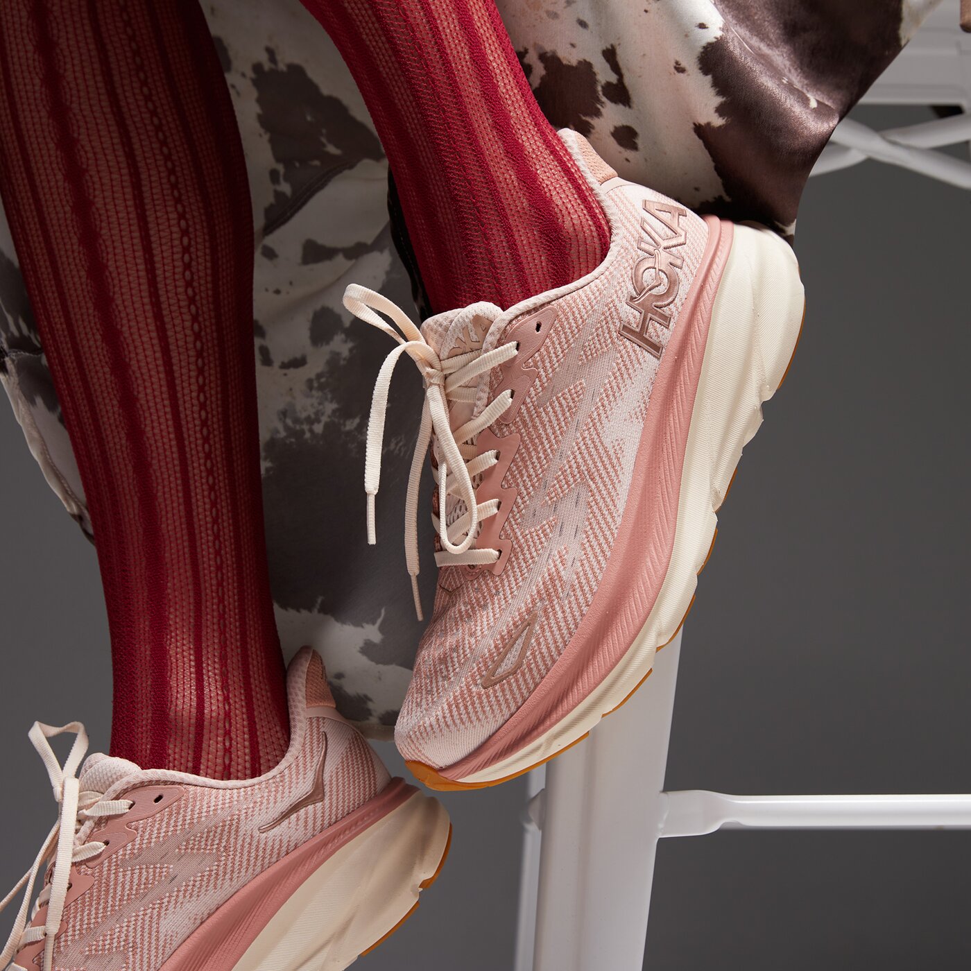 Дамски маратонки HOKA CLIFTON 9 1127896snc цвят оранжев