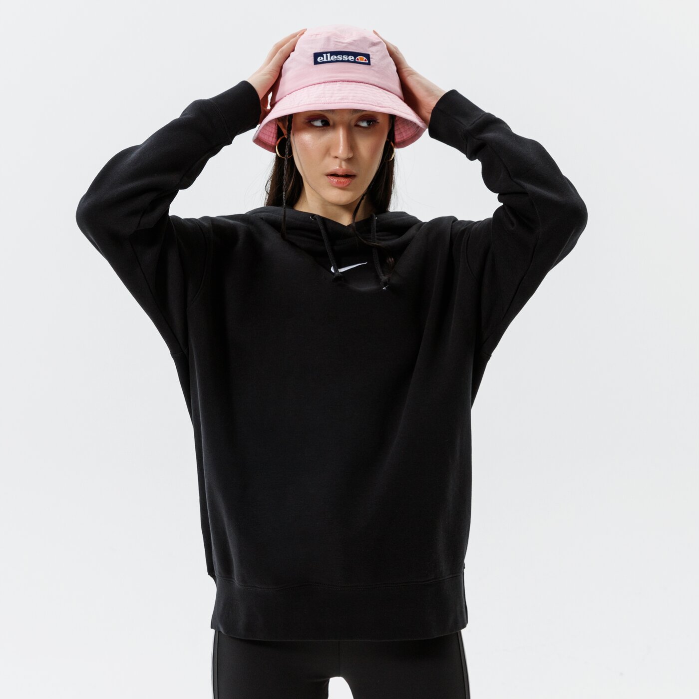 Дамски суичър NIKE СУИТЧЪР С КАЧУЛКА ESSENTIAL OVERSIZED HOODIE CLCTN dj7668-010 цвят черен