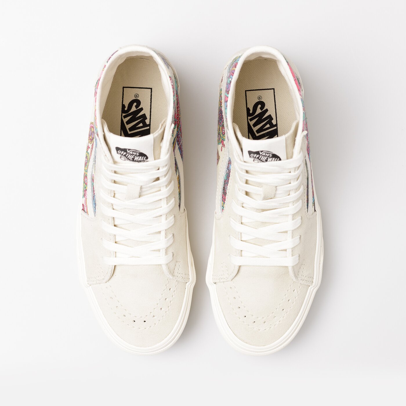 Дамски маратонки VANS UA SK8-HI TAPERED STACKFORM vn0a7q5pdjr1 цвят бял