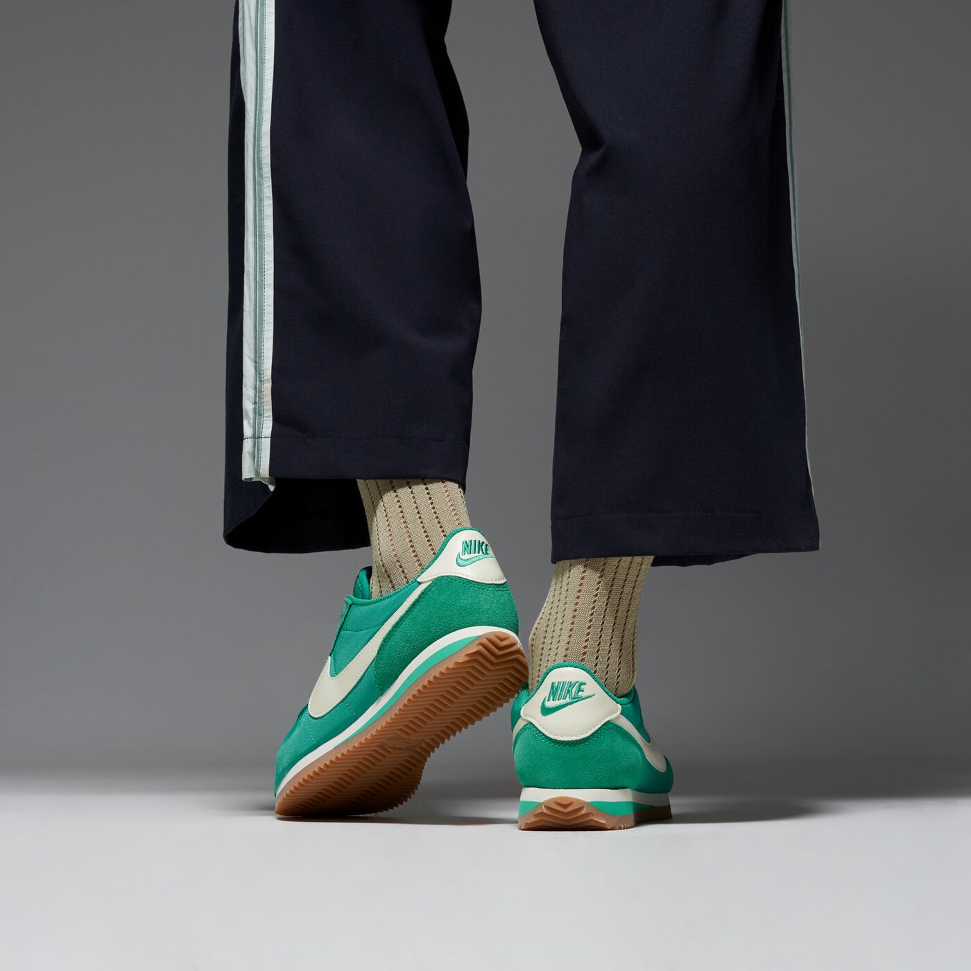 Дамски маратонки NIKE CORTEZ TEXTILE dz2795-301 цвят зелен