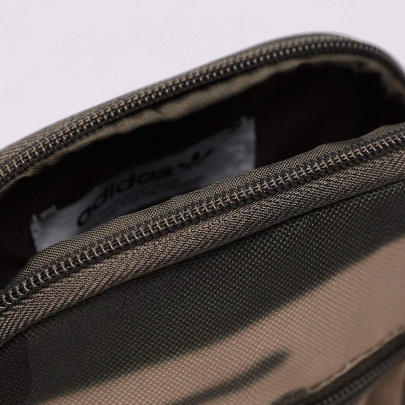 Дамска чанта за кръст ADIDAS ЧАНТА CAMO FEST BAG h44675 цвят многоцветен