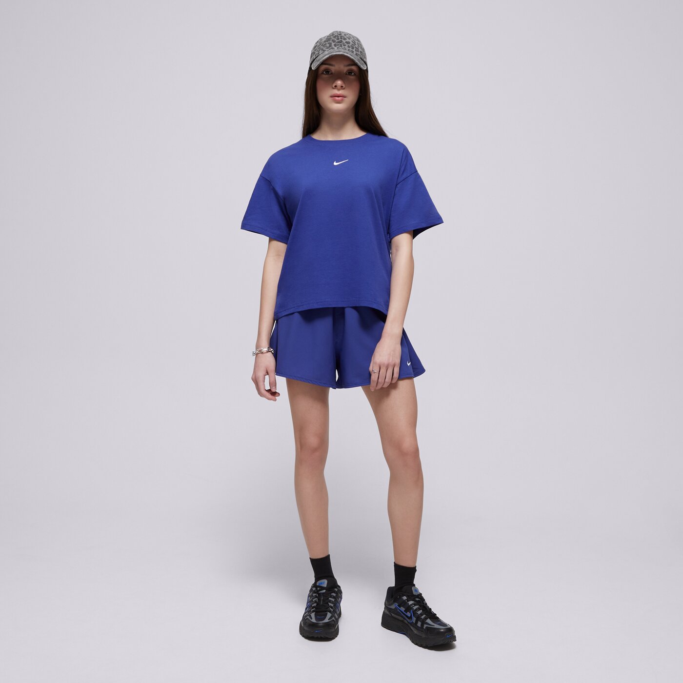 Детска тениска NIKE ТЕНИСКА G NSW TEE BOXY ESSNTL LBR GIRL fz5559-539 цвят син