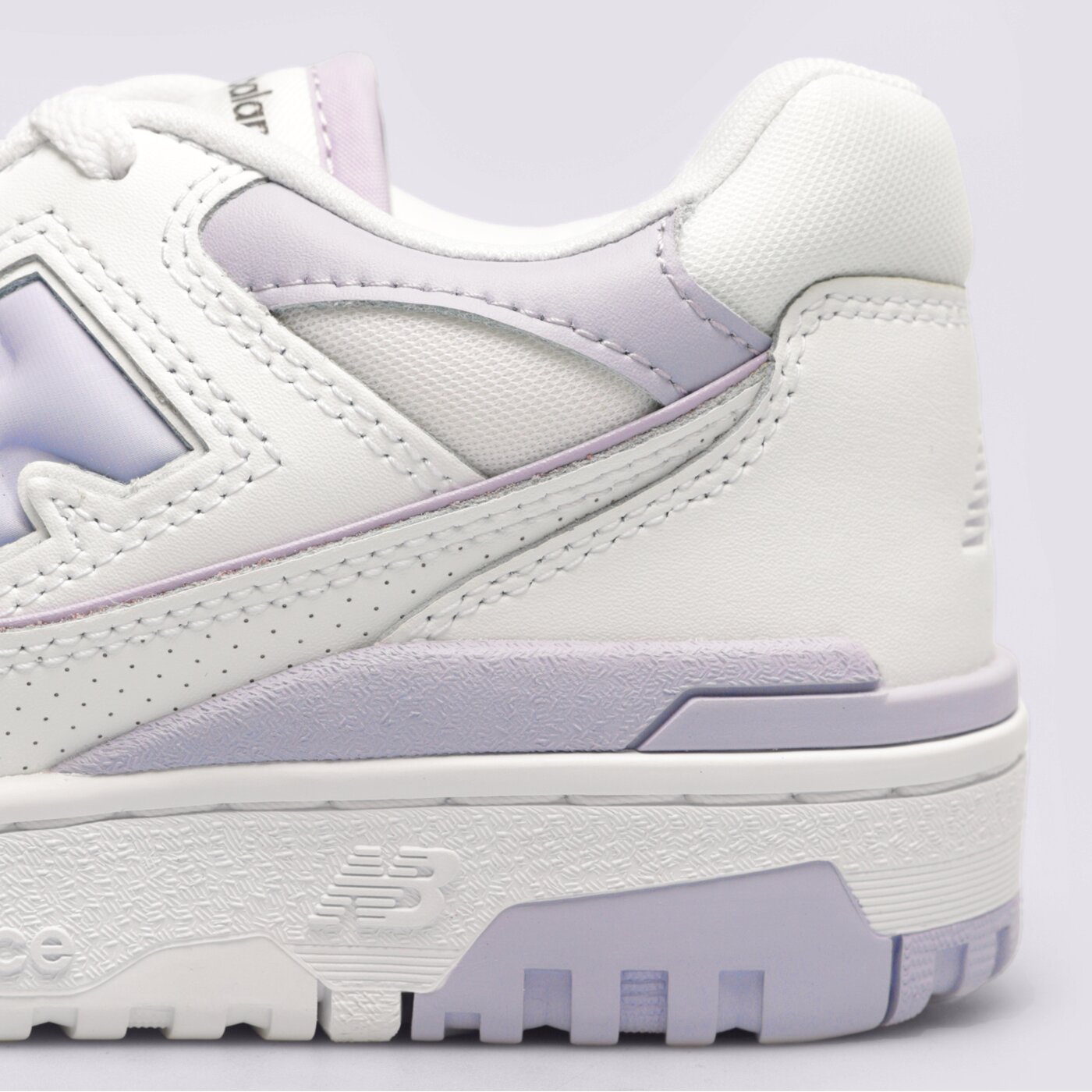 Дамски маратонки NEW BALANCE 550  bbw550bv цвят бял