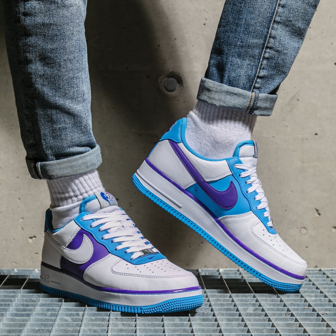 Мъжки маратонки NIKE AIR FORCE 1 '07 LV8 EMB dc8874-101 цвят бял