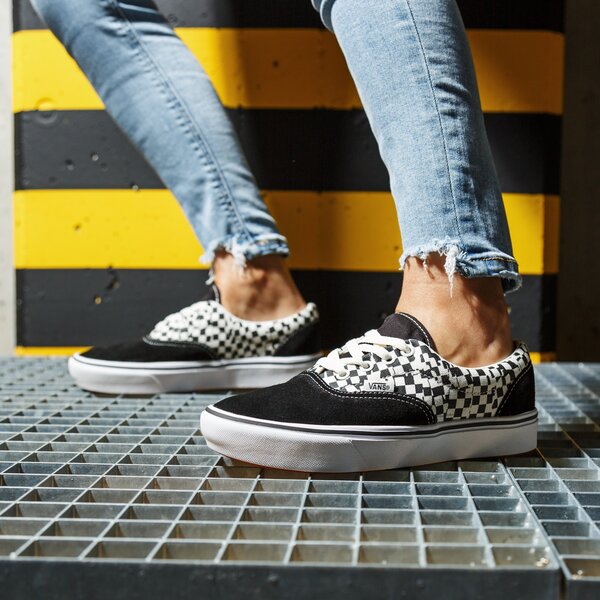 Дамски маратонки VANS UA COMFYCUSH ERA vn0a3wm9v9y1 цвят черен