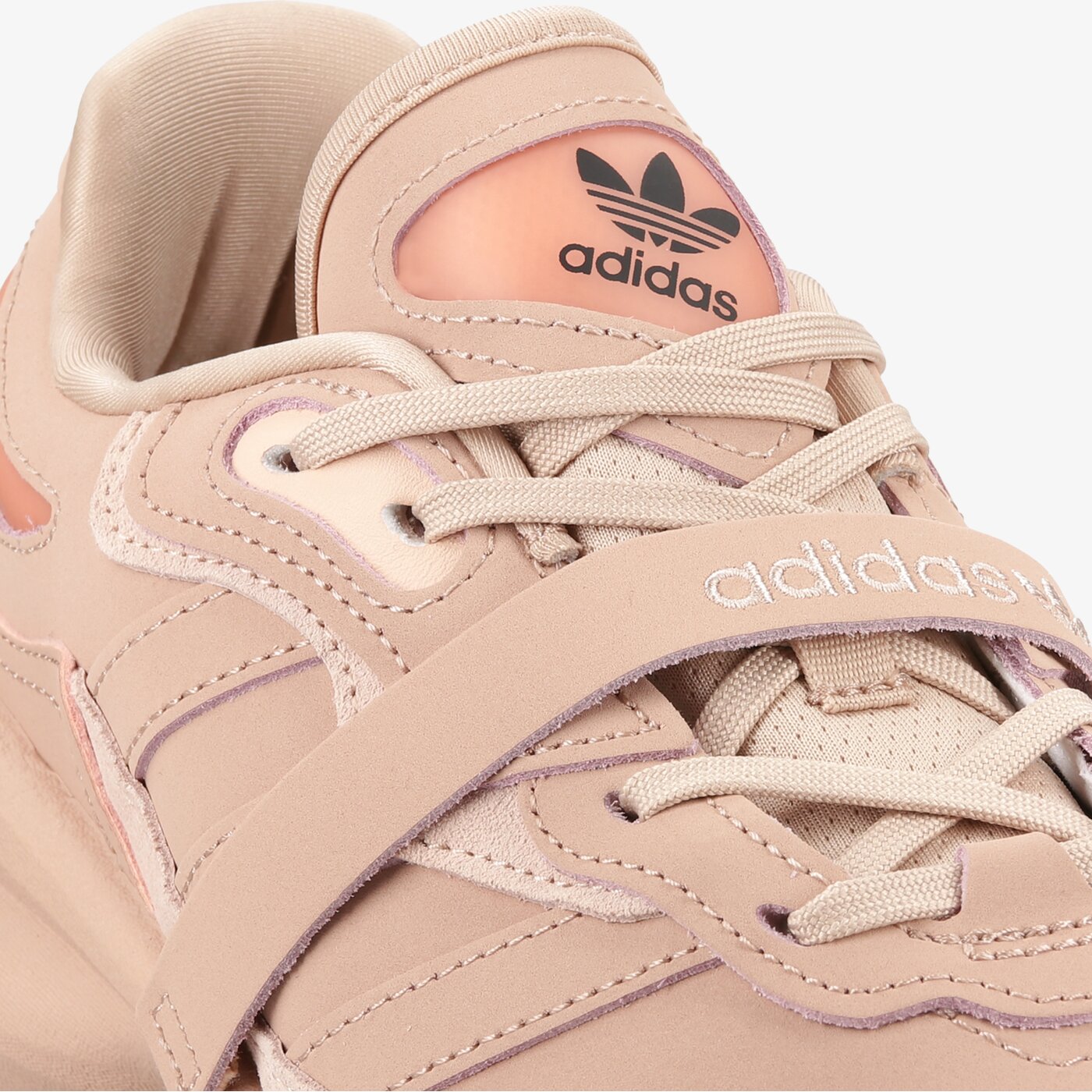 Дамски маратонки ADIDAS ZENTIC W gy4130 цвят бежов