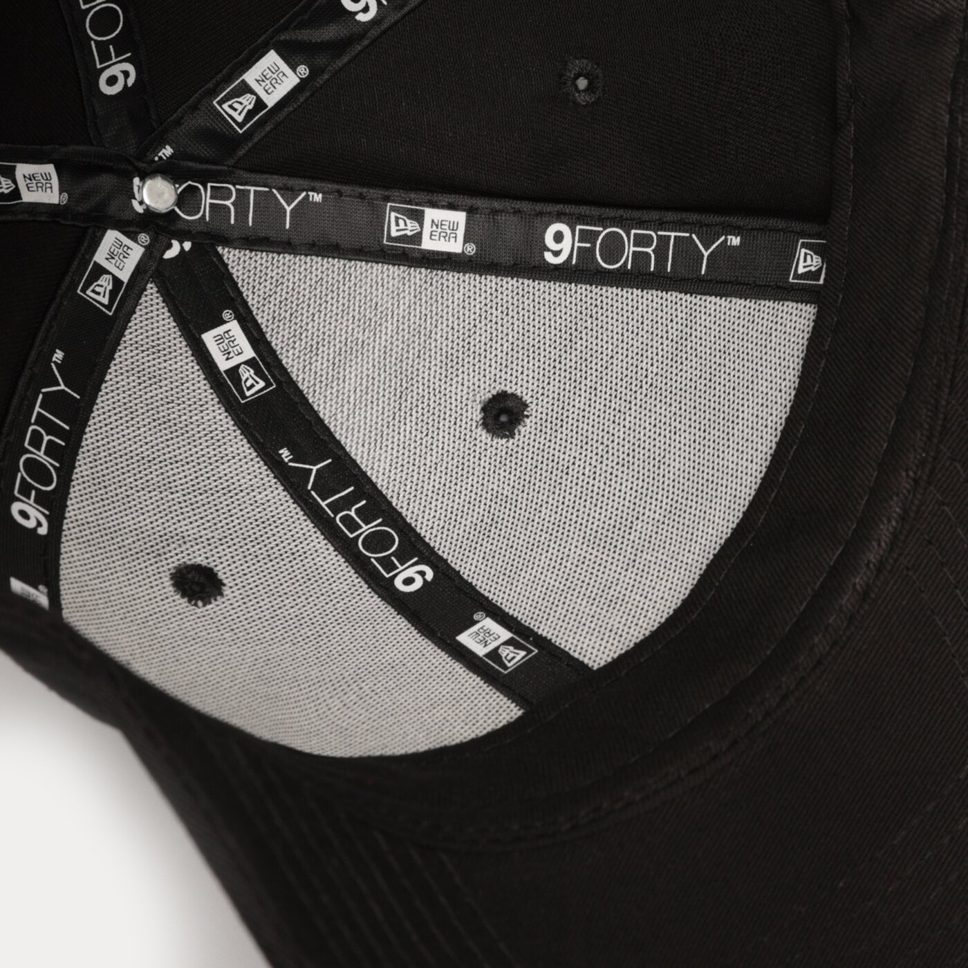 Мъжка шапка с козирка NEW ERA ШАПКА NEON OUTLINE 940 LAKERS LOS ANGELES LAKERS 60358127 цвят черен