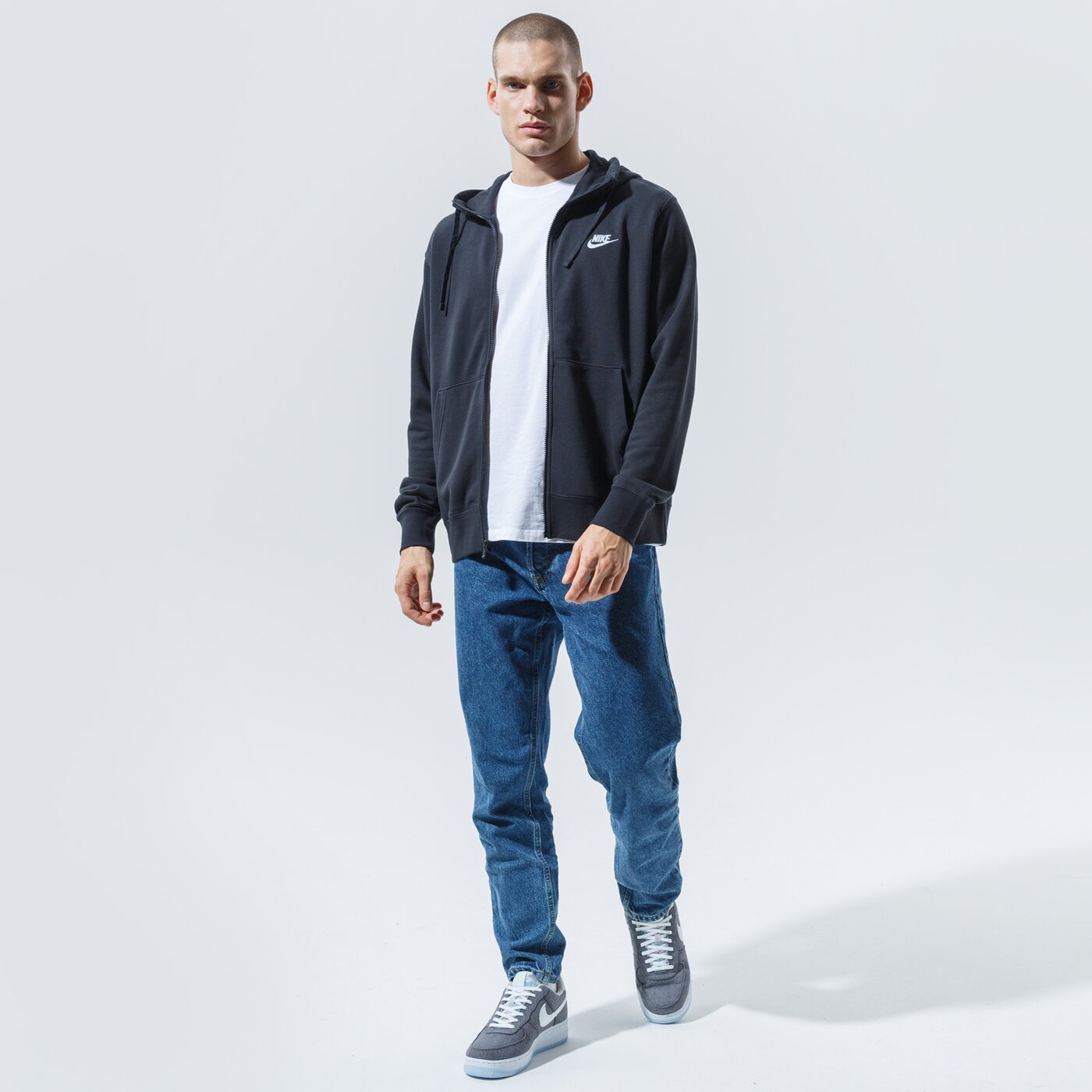 Мъжки суичър NIKE СУИТЧЪР СЪС ЗАКОПЧАВАНЕ С КАЧУЛКА M NSW CLUB HOODIE FZ  bv2648-010 цвят черен