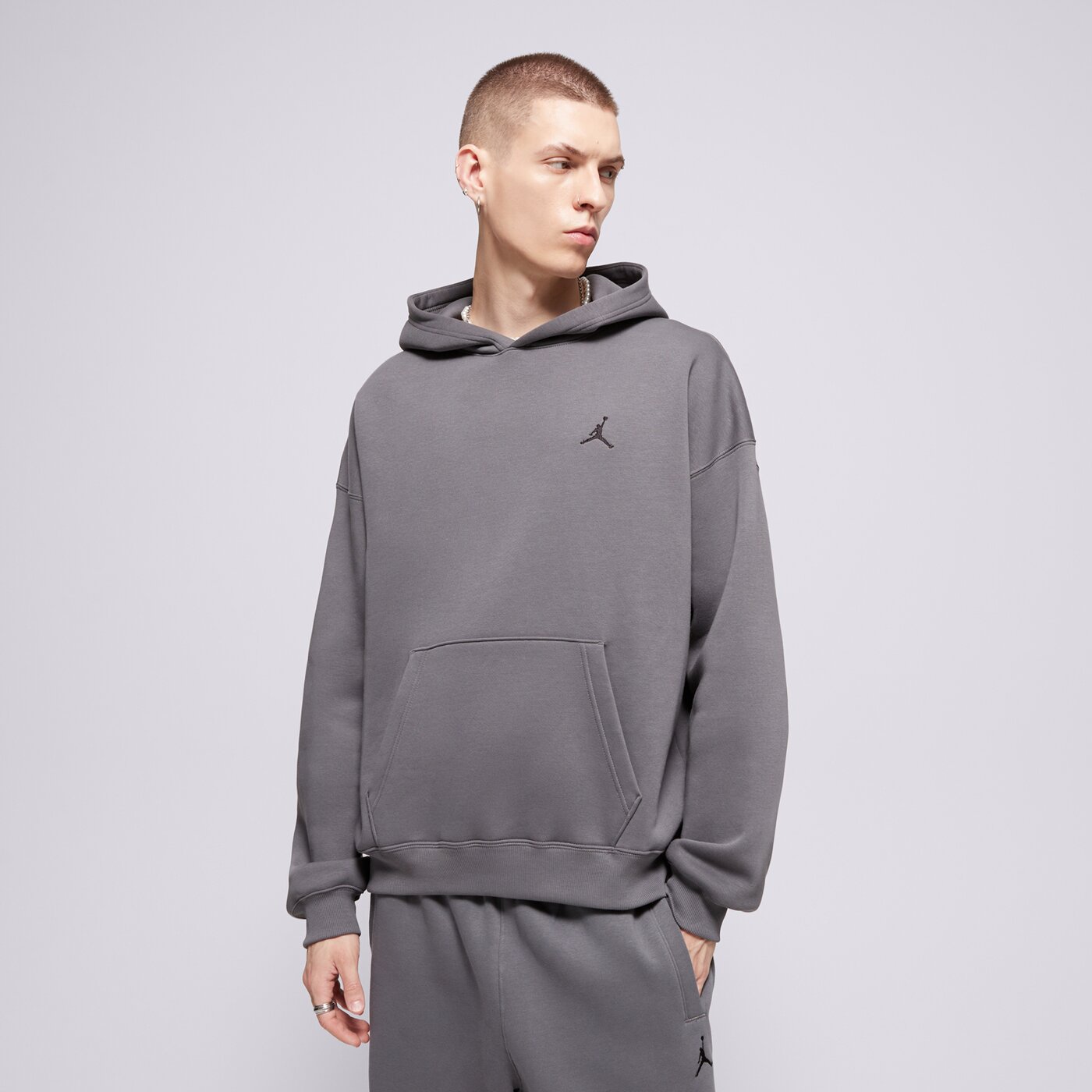 Мъжки суичър JORDAN СУИТЧЪР С КАЧУЛКА JORDAN BROOKLYN FLEECE ib7235-068 цвят сив