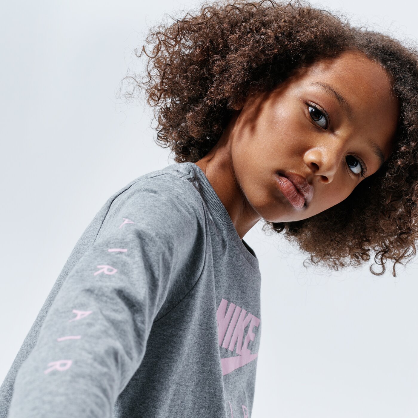 Детска тениска NIKE ТЕНИСКА SPORTSWEAR cv2186-091 цвят сив