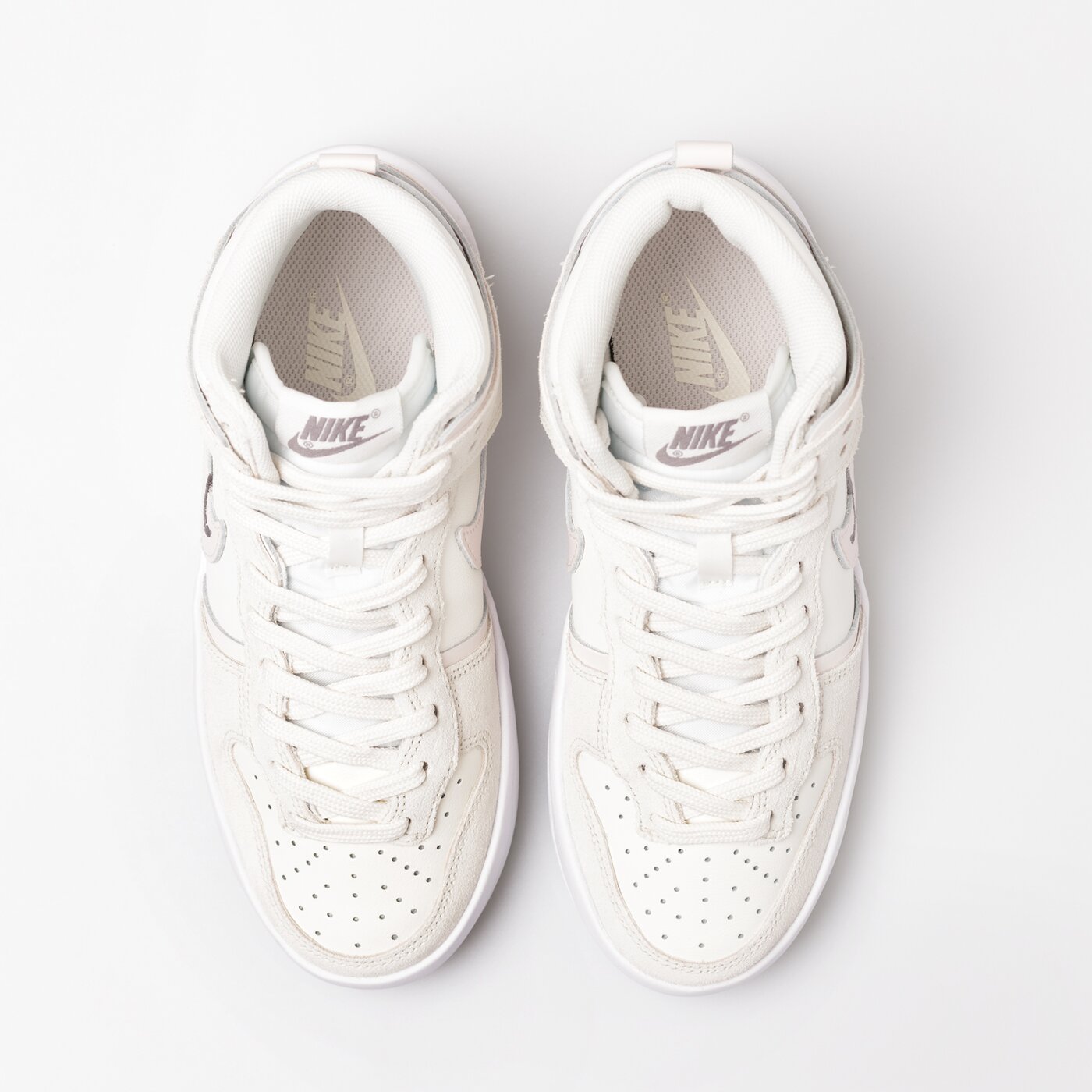 Дамски маратонки NIKE WMNS DUNK HIGH UP dh3718-108 цвят бял