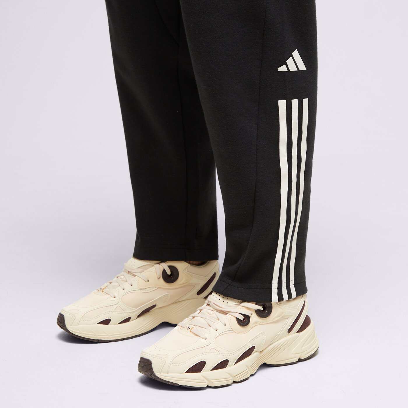 Дамски панталони ADIDAS ПАНТАЛОНИ W TR-ES COT PNT hr7851 цвят черен