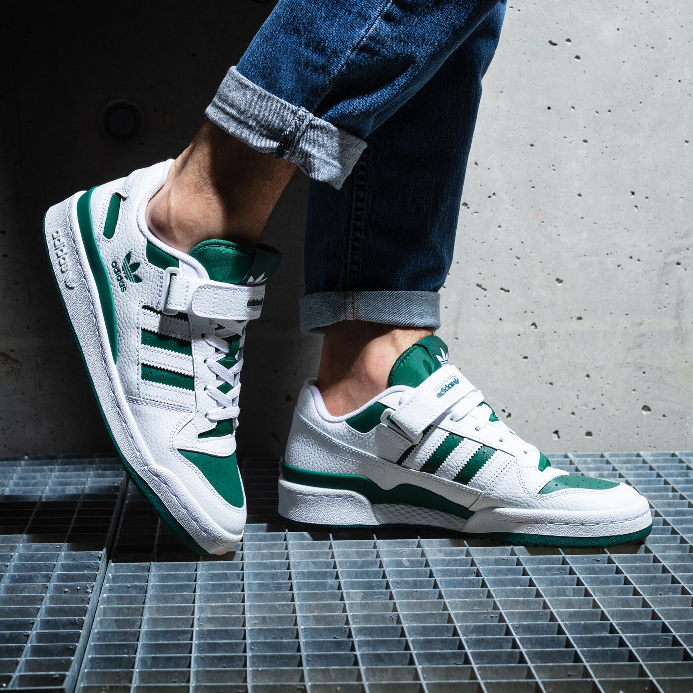 Мъжки маратонки ADIDAS FORUM LOW gy8556 цвят бял