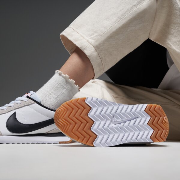 Дамски маратонки NIKE W PACIFIC hm4771-105 цвят бял