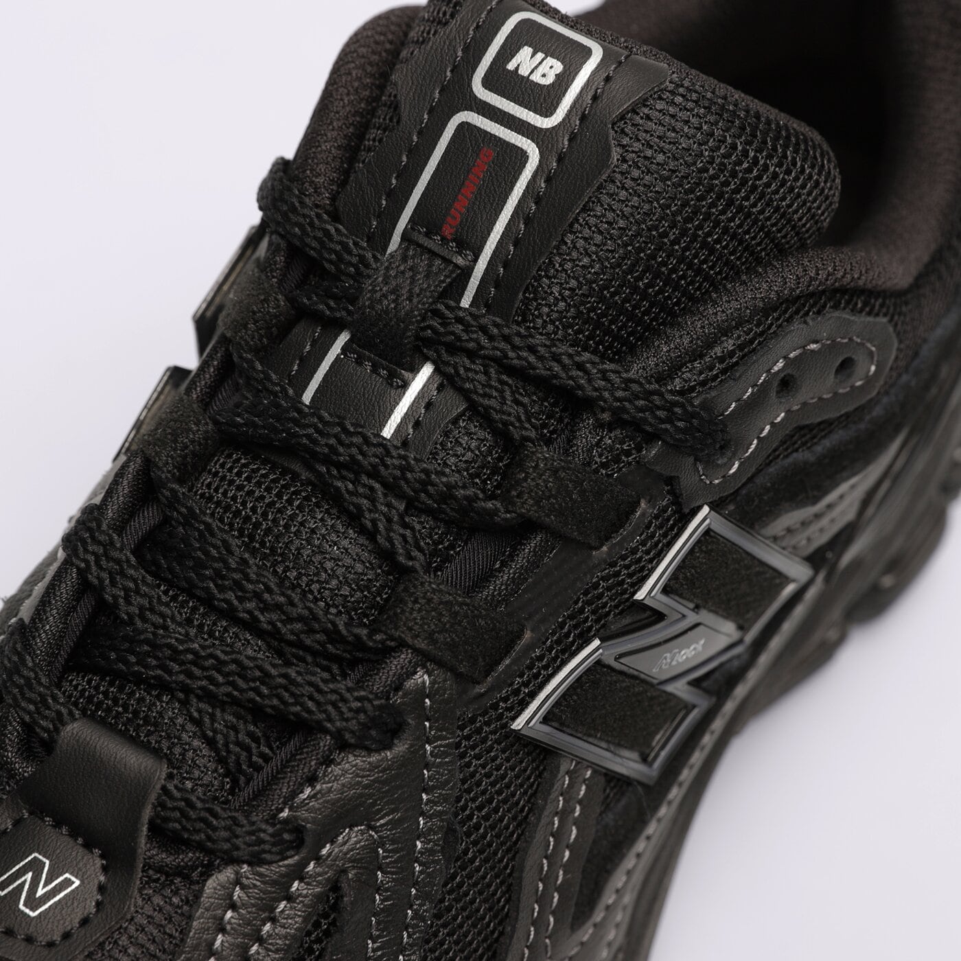 Дамски маратонки NEW BALANCE 1906 m1906df цвят черен