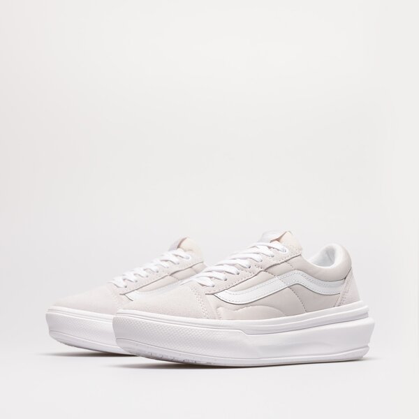 Дамски маратонки VANS UA OLD SKOOL OVERT CC vn0a7q5elgx1 цвят бял