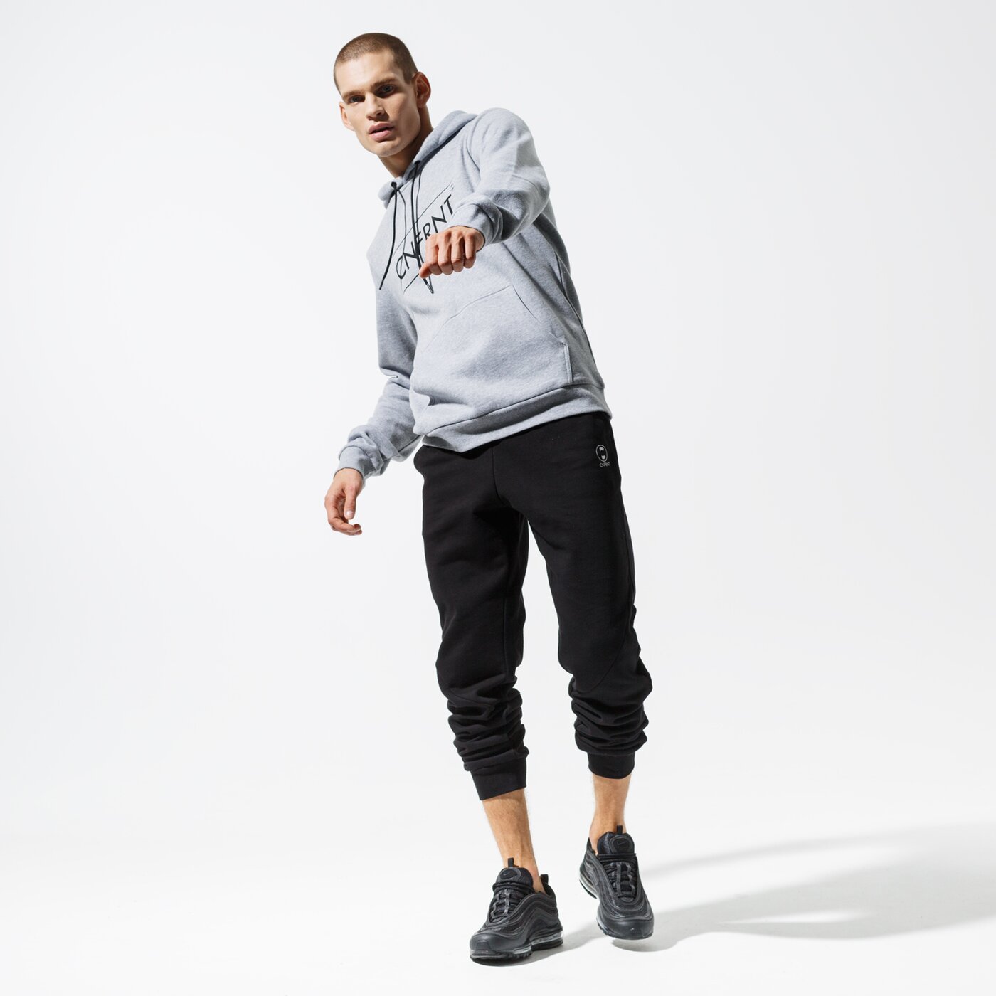 Мъжки панталони CONFRONT ПАНТАЛОНИ ESSENTIAL BLK PANTS cf39spm30001 цвят черен