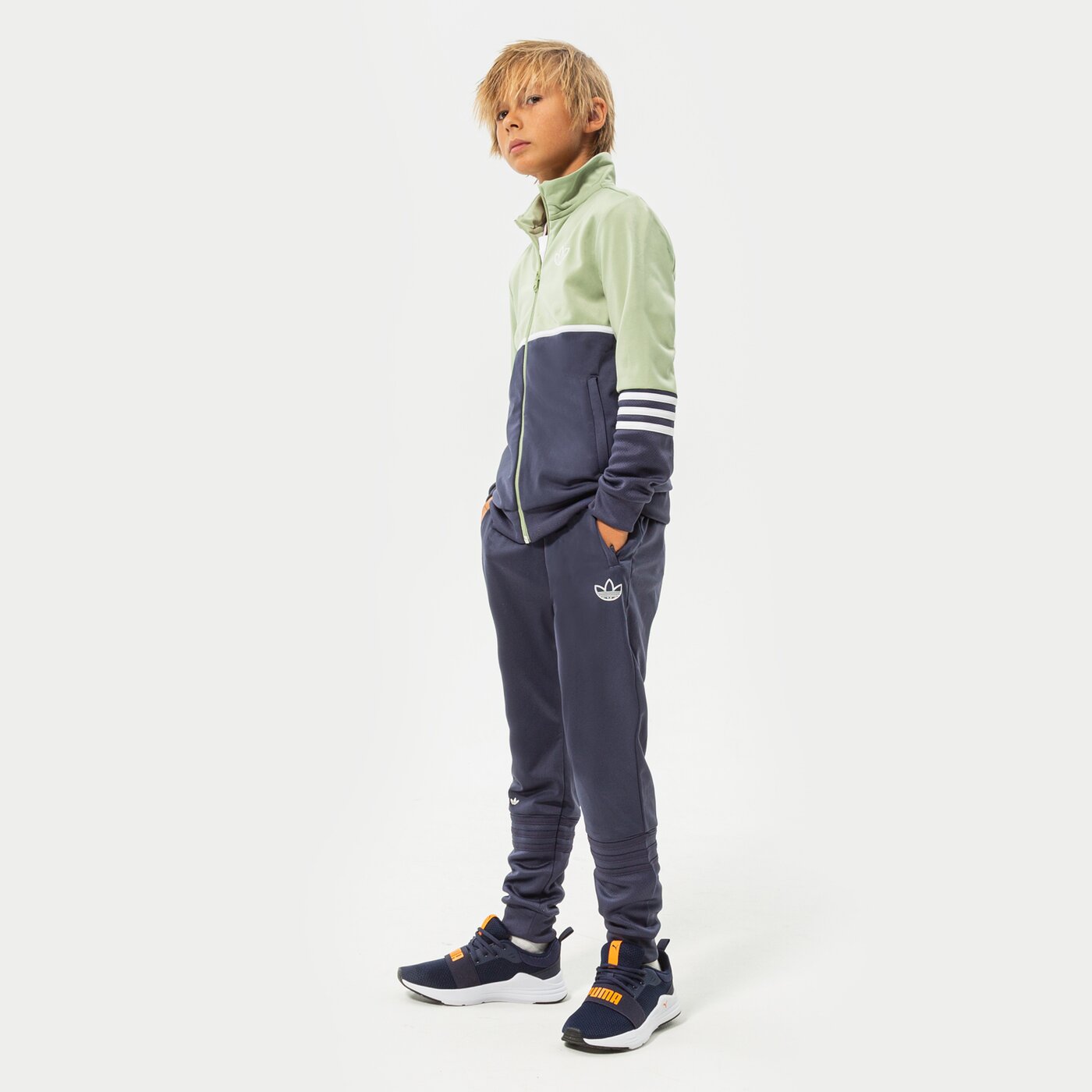 Детски панталони ADIDAS ПАНТАЛОНИ TRACK PANTS BOY he2082 цвят тъмносин