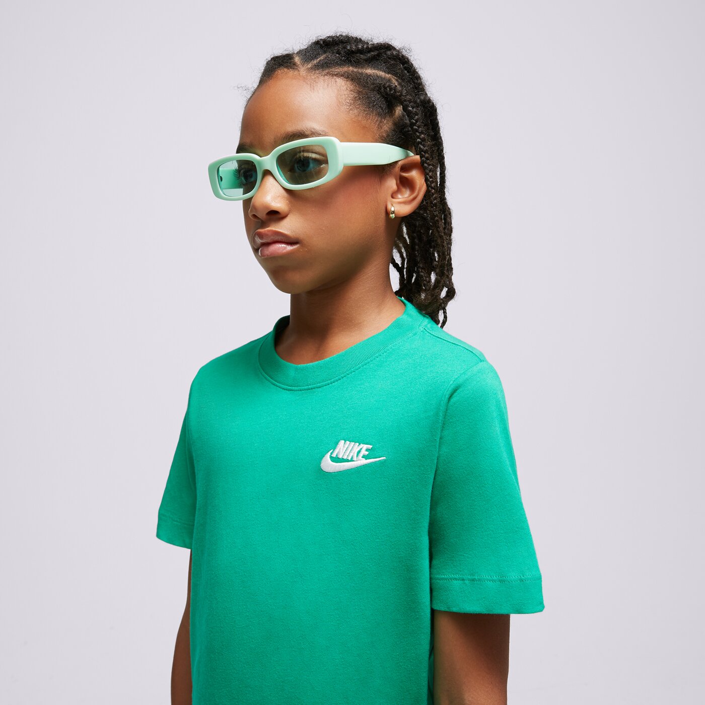 Детска тениска NIKE ТЕНИСКА NIKE SPORTSWEAR BOY ar5254-331 цвят зелен